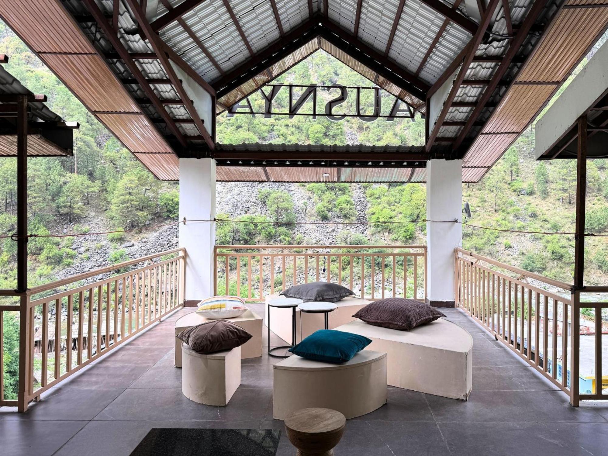 Ausnya Tirthan Banjar Luaran gambar