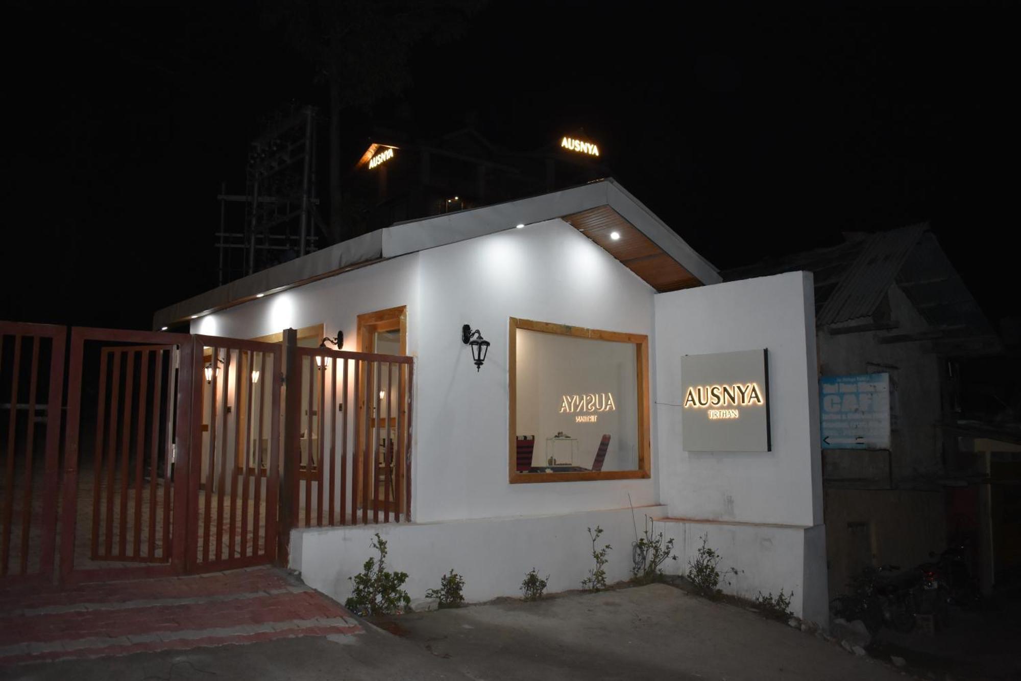 Ausnya Tirthan Banjar Luaran gambar